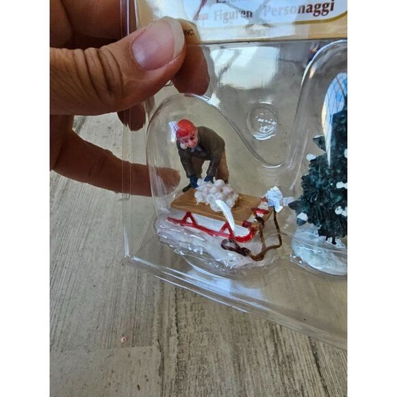 Lemax sled snowball ready tree set Xmas village new - Picture 2 of 5